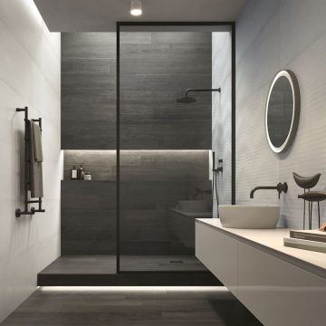 Badkamer met verschillende soorten tegels